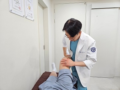 무릎진찰400.jpg